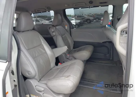 2018 Toyota Sienna Xle 8 Passenger from USA, damaged, VIN 5TDYZ3DC3JS965061